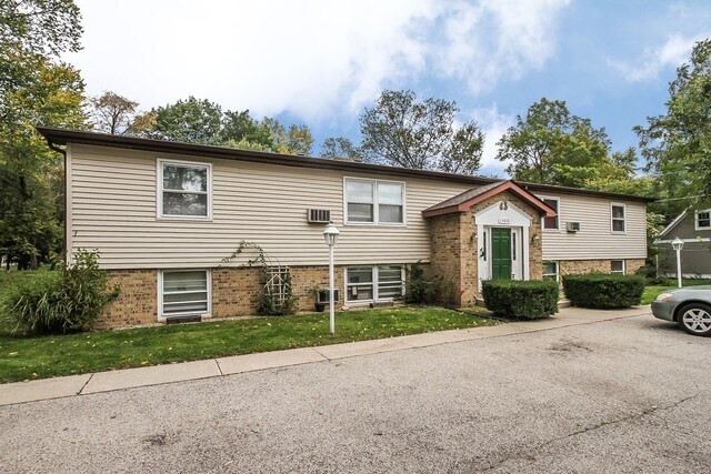 Building Photo - 15858 W Marie Ave