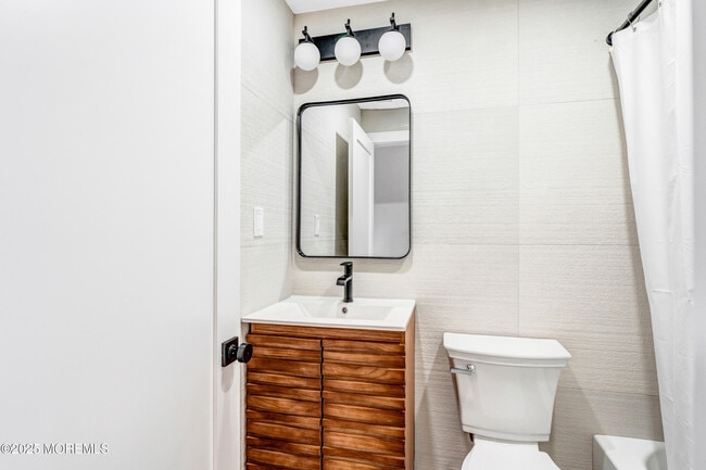 Building Photo - 448 Monmouth Rd