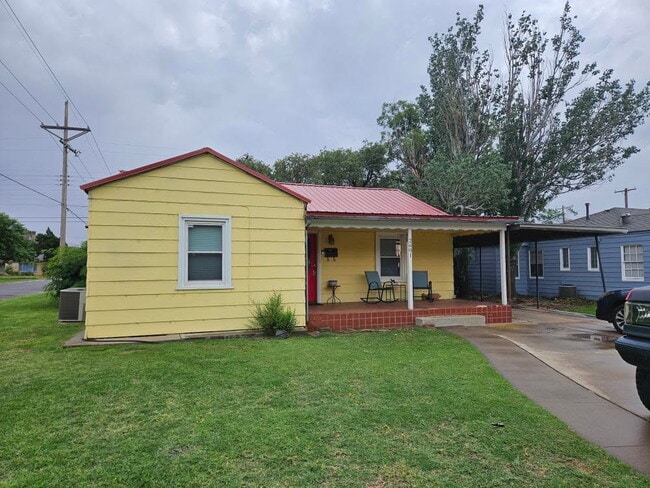 Primary Photo - 2601 29th St