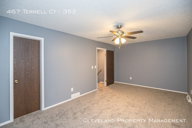 Building Photo - 2 Bedroom Richmond Hts Condo