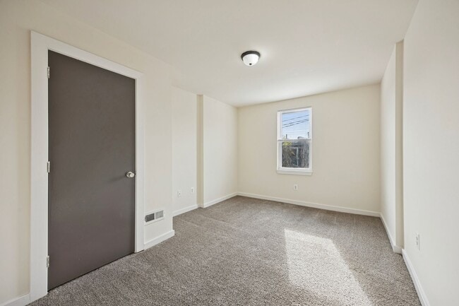 Building Photo - 5518 Pemberton St