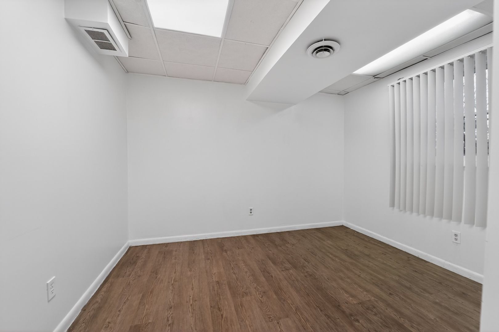 Building Photo - 10534 William Tell Ln