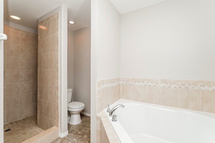 Building Photo - 5169 Ashwood Dr