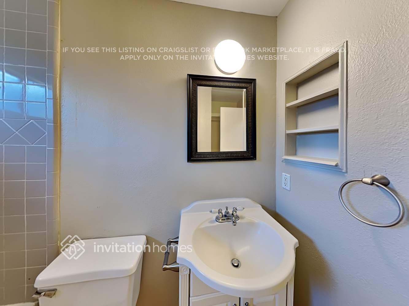 Building Photo - 8140 Villa Oak Dr