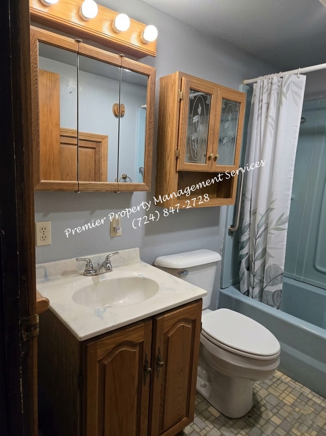 Building Photo - 285 W Jamestown Rd