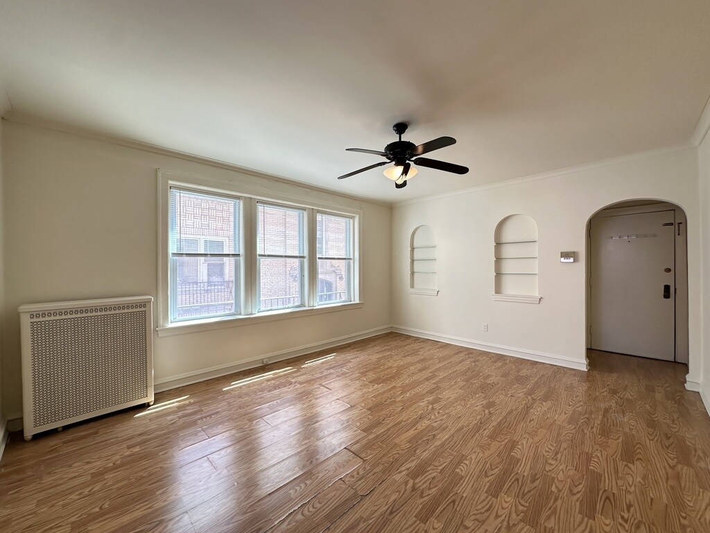 Building Photo - 5819 N Saint Louis Ave
