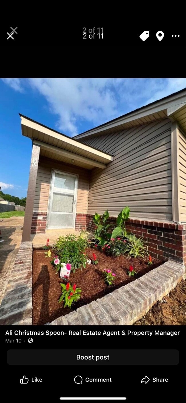 Primary Photo - 90 Harmony Dr W