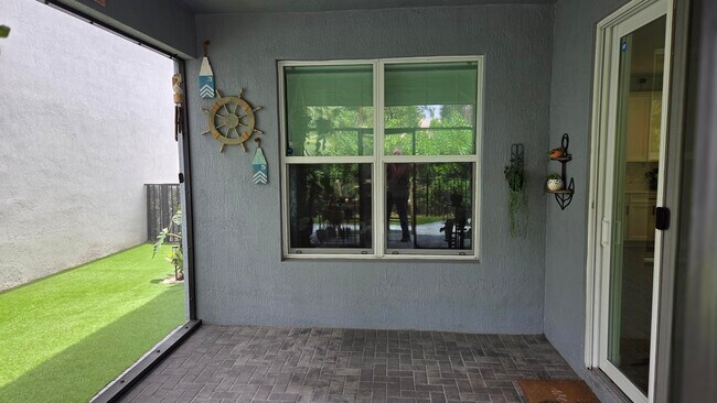 Building Photo - 6668 Pointe of Woods Dr
