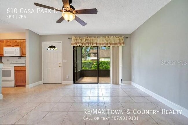 Building Photo - Casa Park Townhome For Rent in Tuscawilla!
