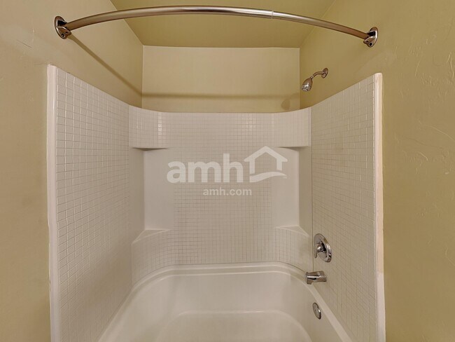 Building Photo - 12951 N Fox Hollow Dr