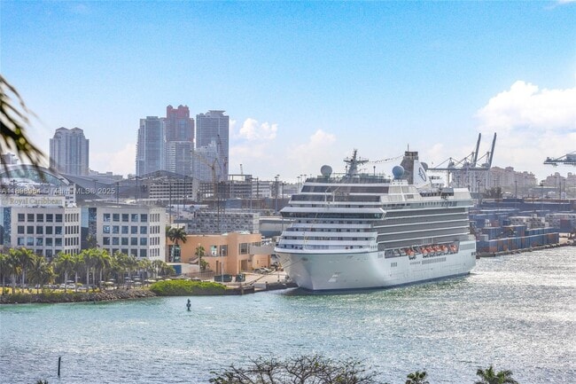 Building Photo - 253 NE 2nd St