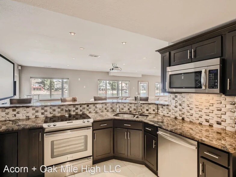 Building Photo - 3297 W 62nd Ave