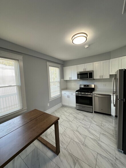 Building Photo - 517 Washington St