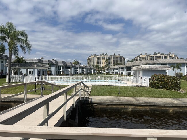 Building Photo - 3368 N Key Dr