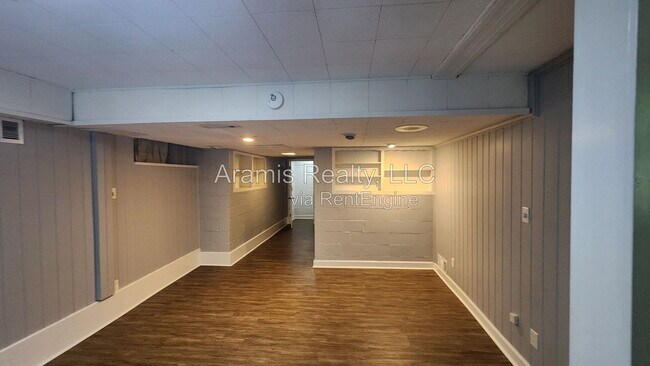 Building Photo - 1032 Homewood Ct
