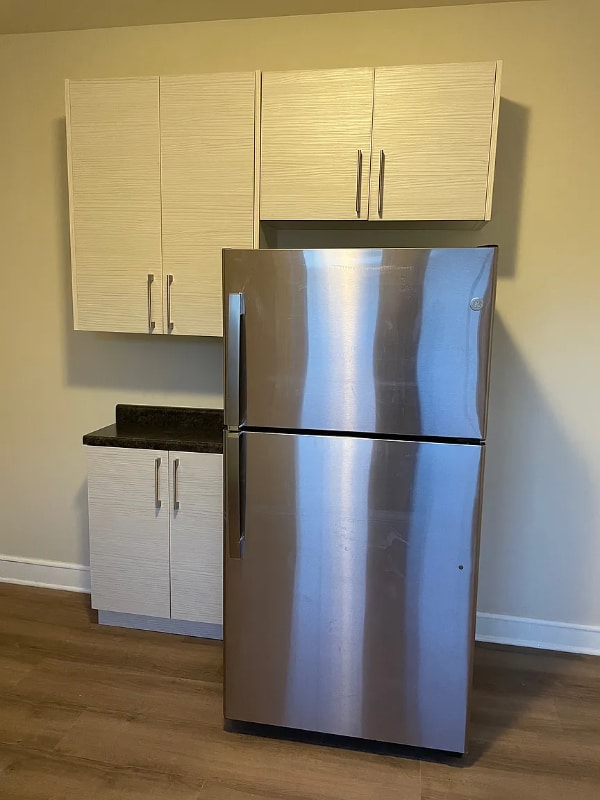 Building Photo - 1022 N Menard Ave