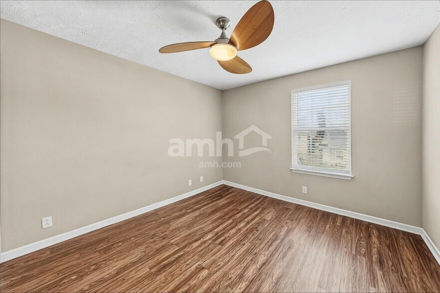 Building Photo - 620 Buck Cherry Way