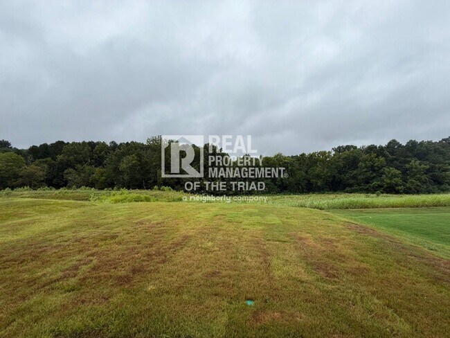 Building Photo - 2262 Cherry Ln