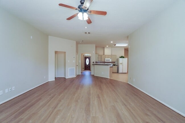 Building Photo - 13627 Mansor Dr