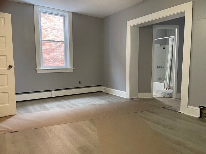 Building Photo - 288 Genesee St