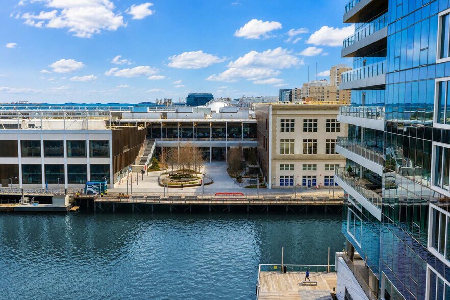 Building Photo - 100 Pier 4 Blvd.