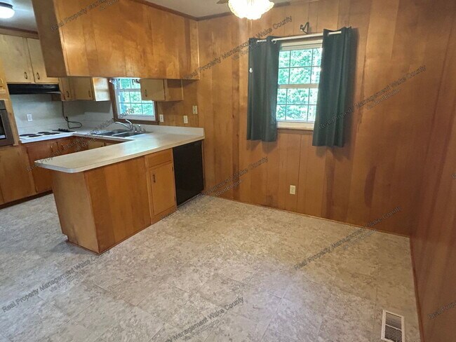 Building Photo - 7800 Penny Rd