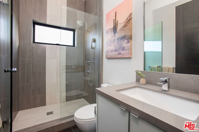 Building Photo - 454 N Sweetzer Ave