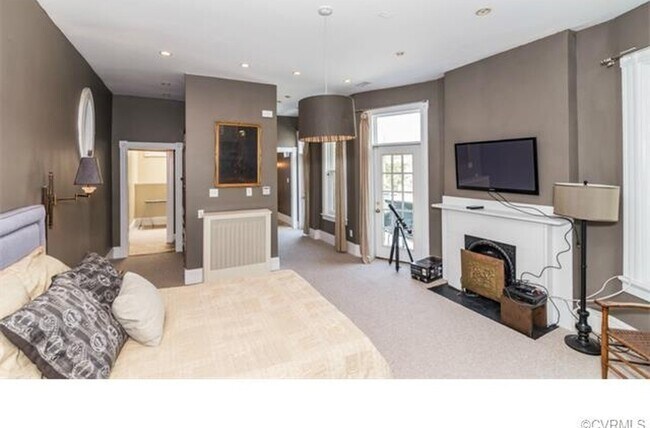 Building Photo - -- AVAILABLE JULY 15TH --  4 BR / 3.5 BA Gorgeous Home in The Fan, Available July 15tht!