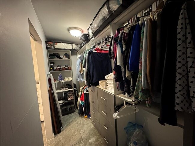 Building Photo - 1631 NE 32nd St