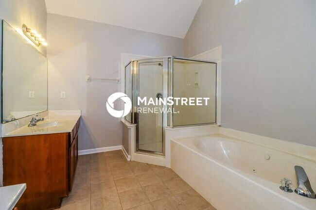 Building Photo - 5 Bedroom Pet-Friendly Home in CORDOVA, TN with Main Street Renewal