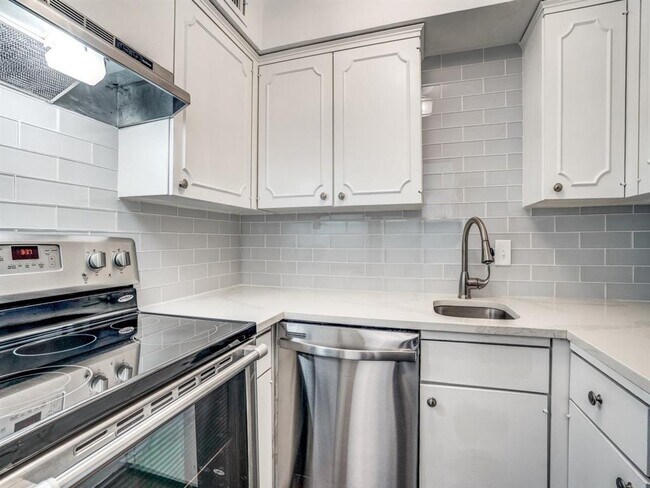 Building Photo - 4311 Bowser Ave