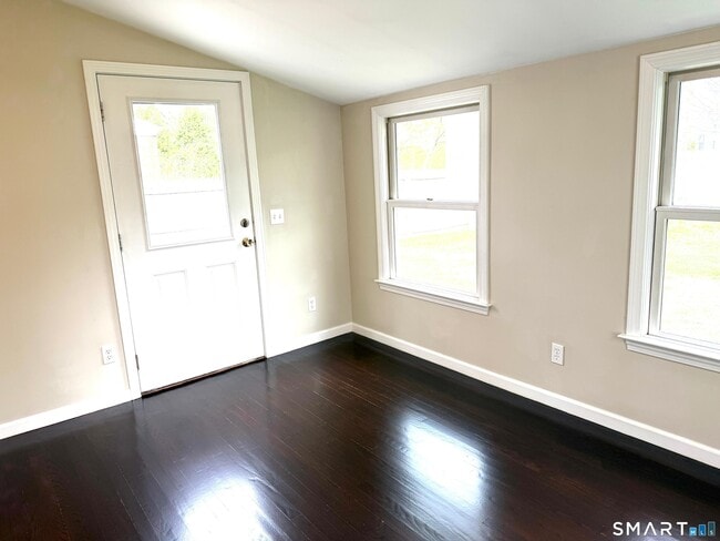 Building Photo - 28 Miamis Rd