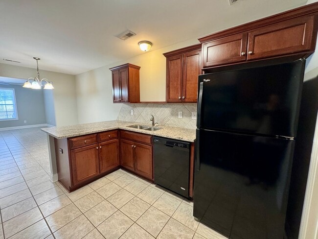 Building Photo - MOVE-IN READY!