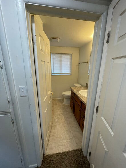 Building Photo - 1535 W 100 Rd S