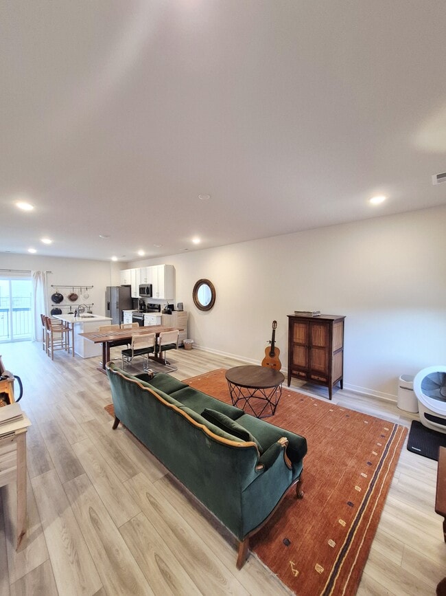 Building Photo - 4012 Pk Trl Dr