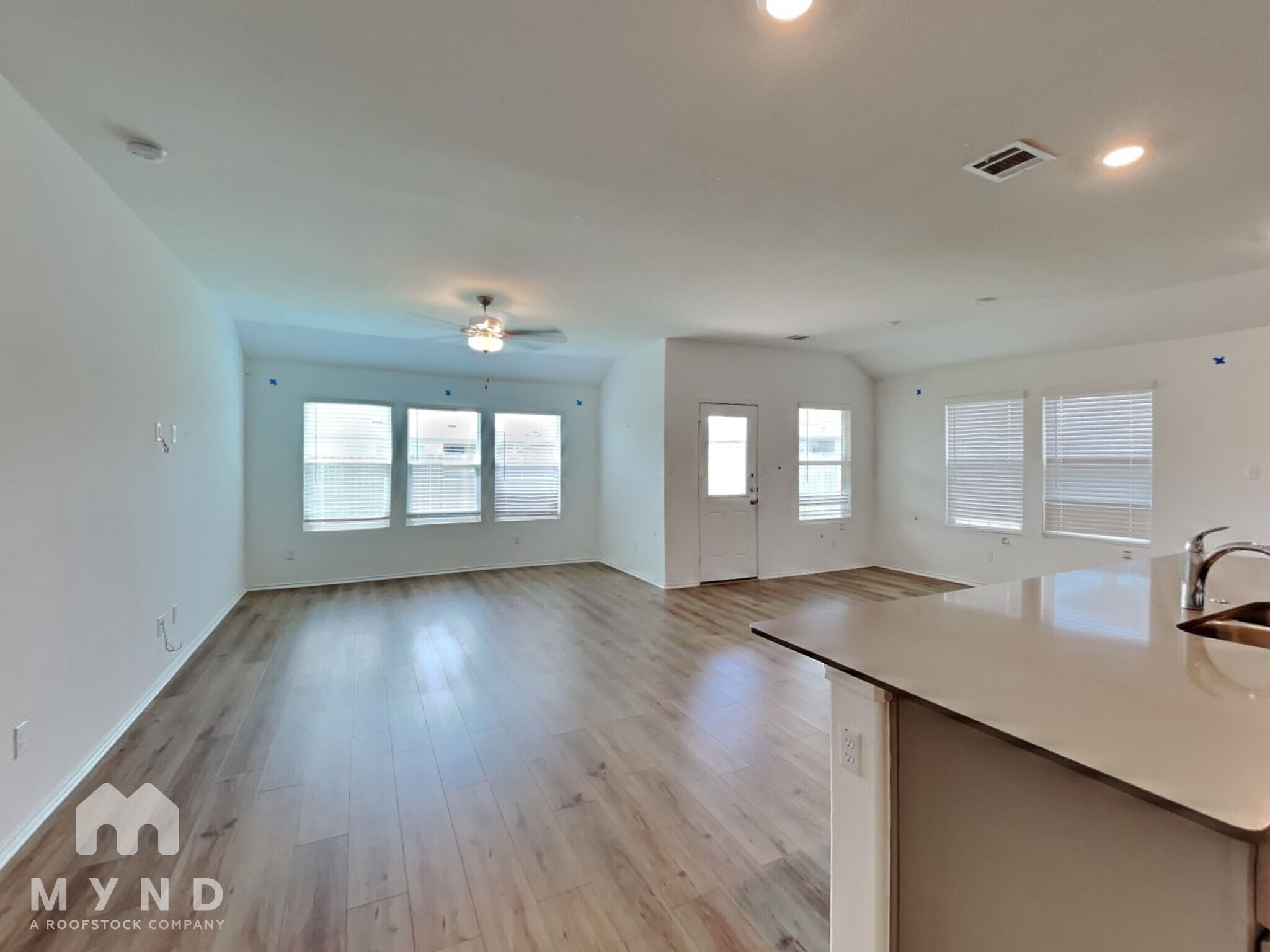 Building Photo - 441 Sebring Cir