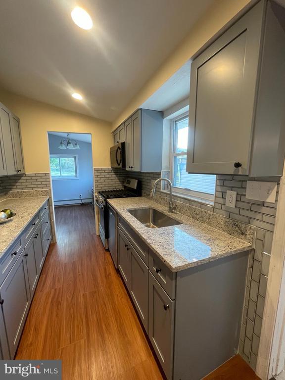 Building Photo - 1229 Crawford Dr