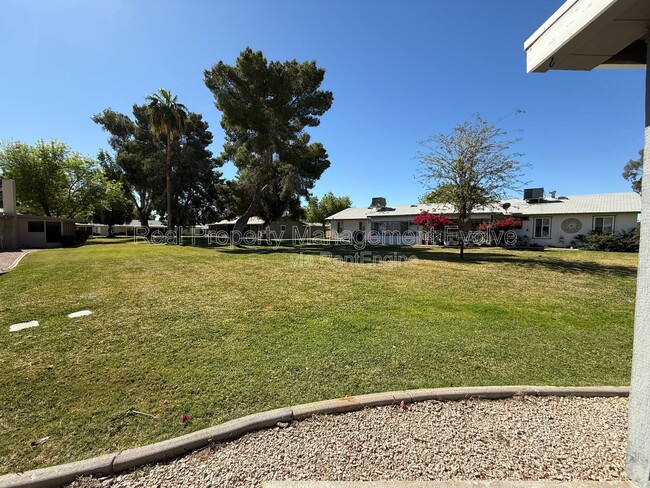 Building Photo - 4849 E Lake Point Cir