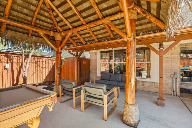 Building Photo - 324 Woodcrest Dr