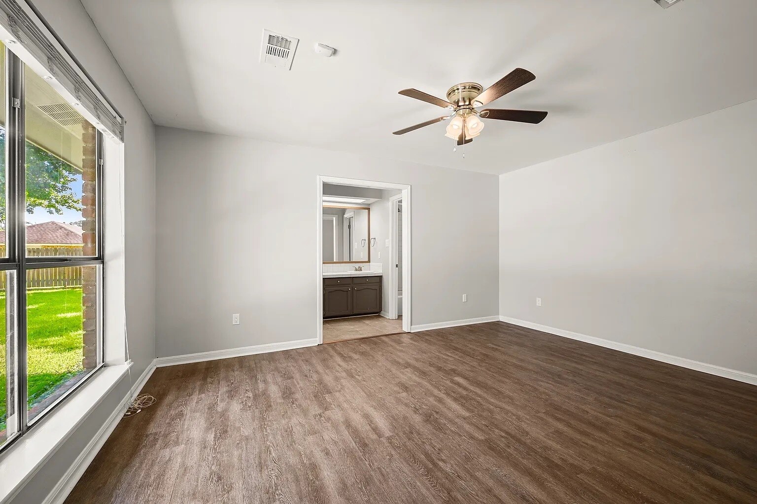 Building Photo - 14742 Sweetwood Ct