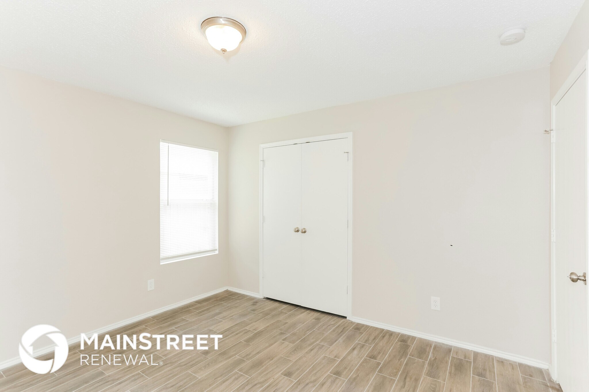 Building Photo - 805 Encino Dr