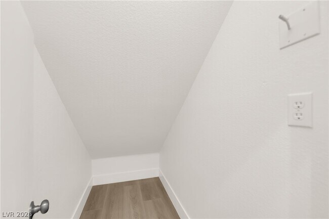 Building Photo - 1529 Tillman Falls Ave