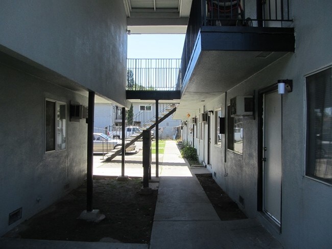 Building Photo - 3812 43rd Ave