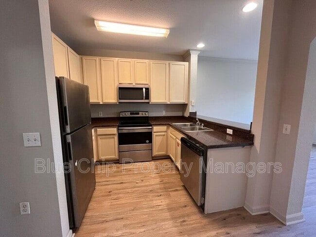 Building Photo - 14200 Avalon Rd