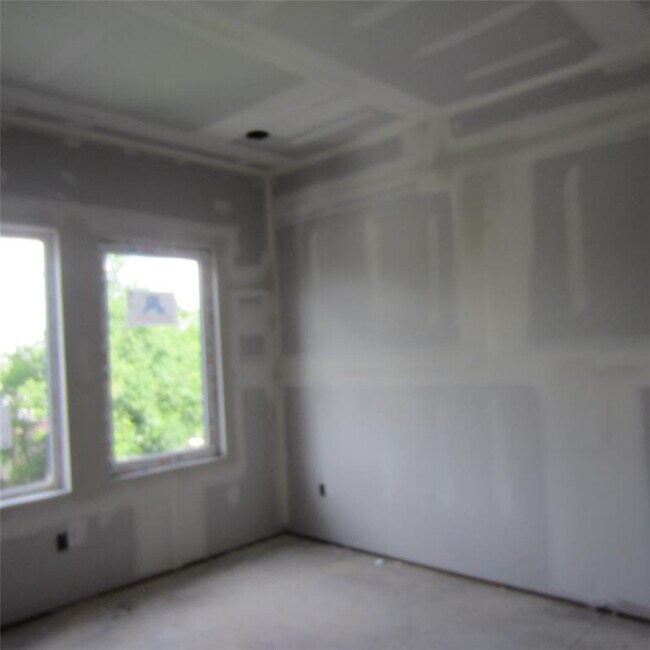 Building Photo - 2419 Rosewood St
