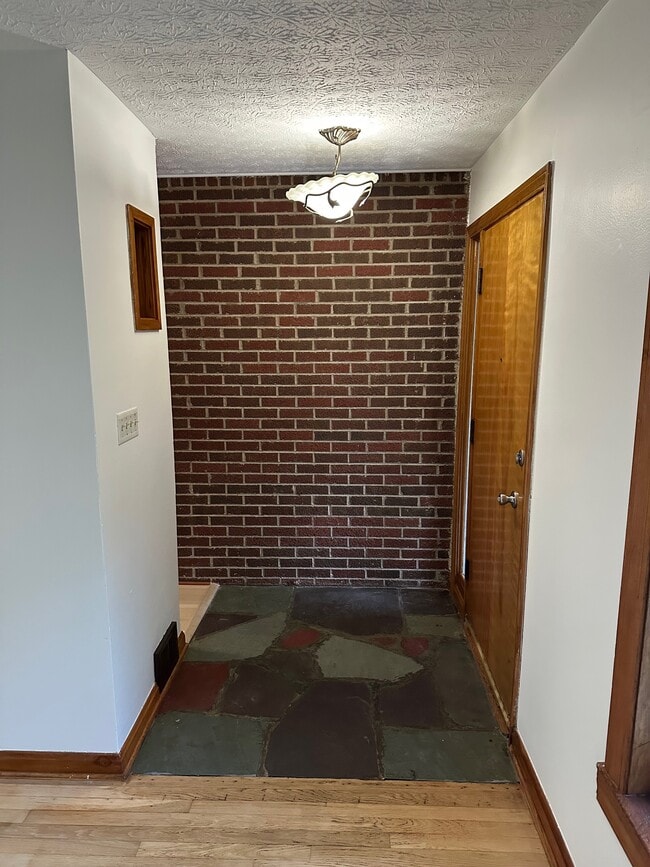 Building Photo - 3637 Sunset Dr