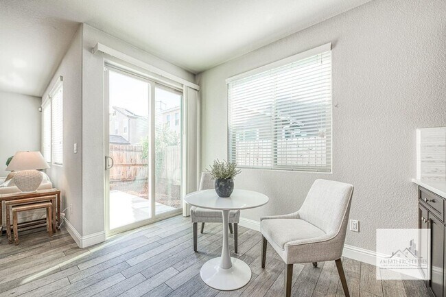 Building Photo - Stunning Granville Home in Copper River Canvas Gated Community!