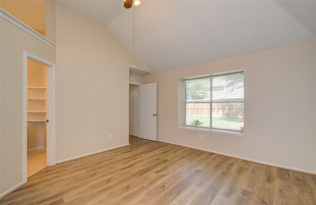 Building Photo - 11810 Stone Bridge Dr