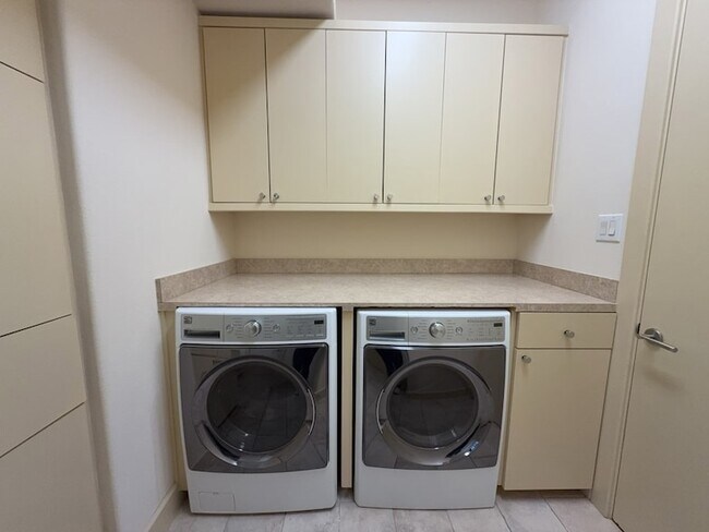 Building Photo - 4459 Lena Ln