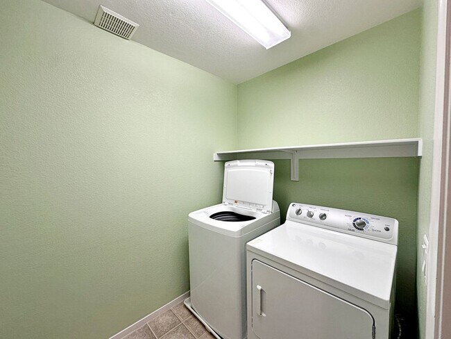 Building Photo - Spacious 3-Bedroom Home in Gated Community with Pool & Private Backyard